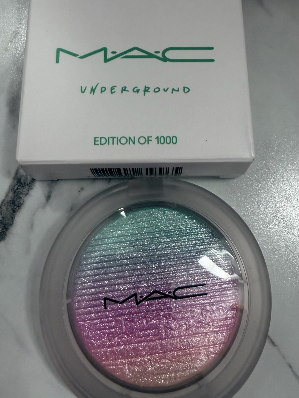 RARE LIMITED EDITION
MAC Underground Limited Edition Multichrome Highlighter